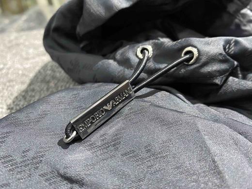 Emporio Armani新款暗花logo轻薄款夹克棉服 旗舰店4200元在售 商品图9