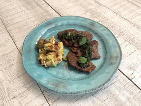 阿根廷香草薄荷西冷牛排附时蔬Chimichurri Sirloin Steak with Vegetable