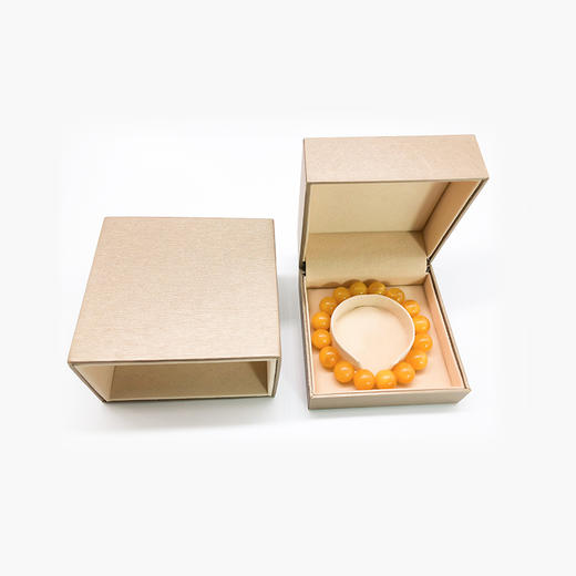 色如蜜光如蜡外有脂光内有宝光的鸡油黄蜜蜡手串和吊坠 商品图5