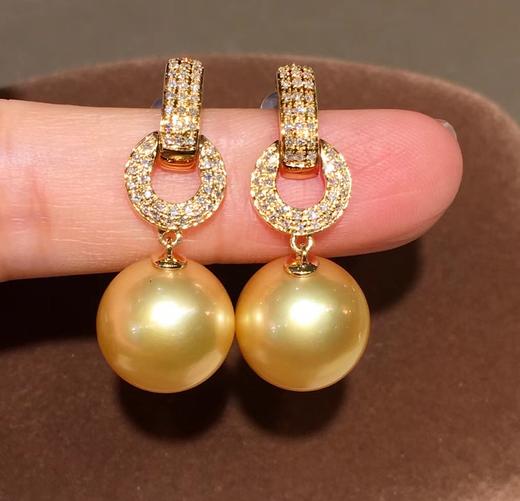 南洋珍珠耳钉】18k金钻石镶嵌,珠子正圆强光极微瑕,大气厚重的大牌款