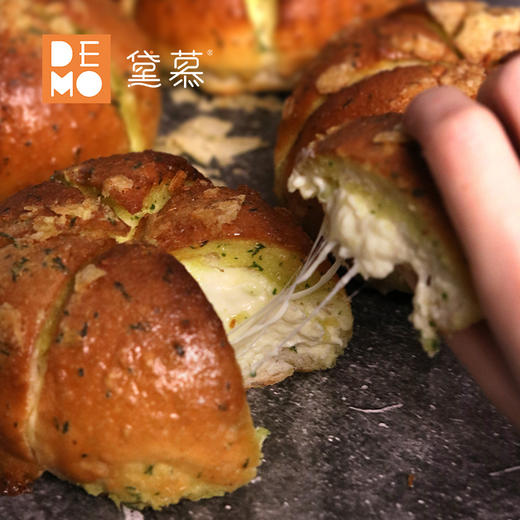 【5折秒杀】蒜香奶酪包 门店兑换券 · 线下门店通用 · 11月30日前兑换 商品图3