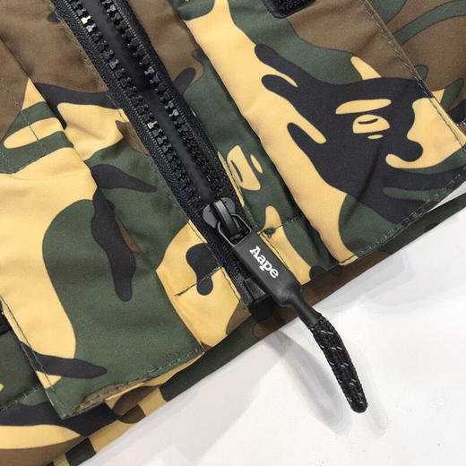 bape儿童迷彩羽绒服