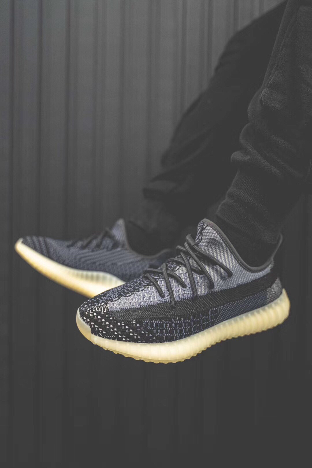 【新配色椰子】 ad yeezy 350v2 "carbon"黑芝麻 天猫正品 各个细节