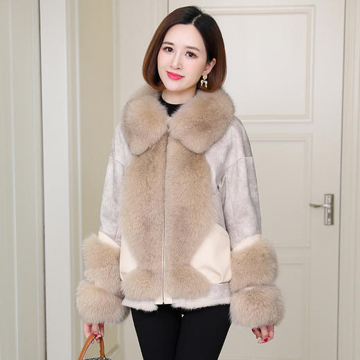 YFN-F2032冬季麂皮绒外套女韩版兔毛内胆皮草翻领狐狸毛领拼接皮草 商品图1
