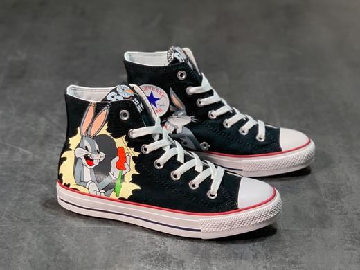 Bugs Bunny x Converse 兔八哥联名 当Converse遇见兔八哥，可爱俏皮的全新系列准备就绪 商品图1