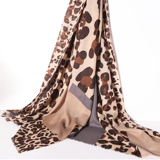 【金三塔】时尚印花100%羊毛披肩 商品图2