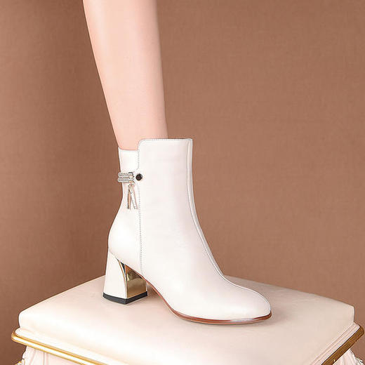 OLD-701秋冬新款百搭时尚加绒粗跟短靴 商品图2