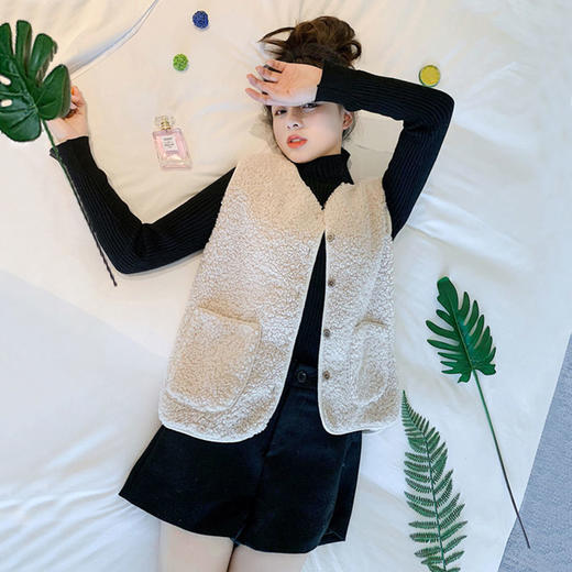 【ins超人气，秋冬超可爱日系背心马甲外套】时尚潮人穿搭单件,面料柔软，手感细嫩亲肤  保暖休闲随性 商品图3