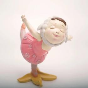 踩香蕉皮的女孩