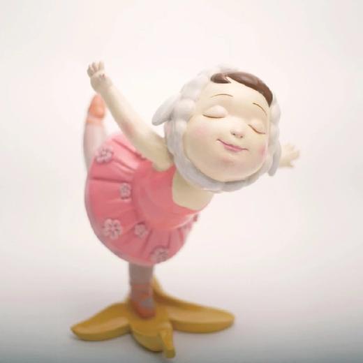 踩香蕉皮的女孩 商品图0