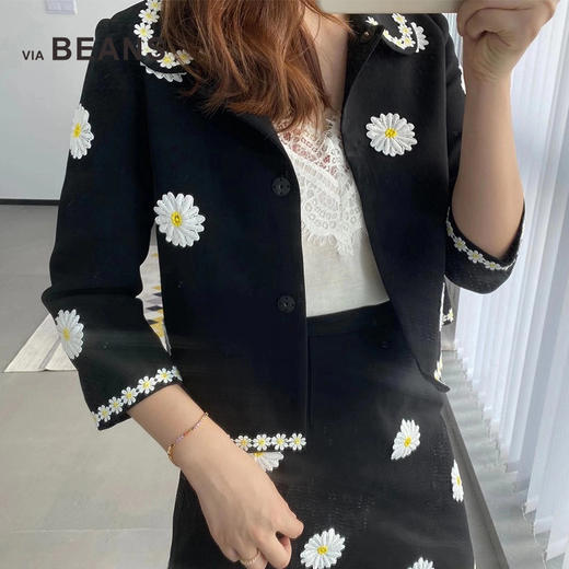 VIA BEANS绣雏菊小外套加雏菊半裙（套装） 9123220001 商品图3