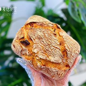 洛带夫（芒果干、板栗）法式面包 隔天出品 下午约15时出炉；T170面粉，无油无糖面团，纯法式面包。外皮酥脆，有嚼劲儿。