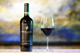  葡萄酒瓶底为什么有凹槽？它有什么作用？ 