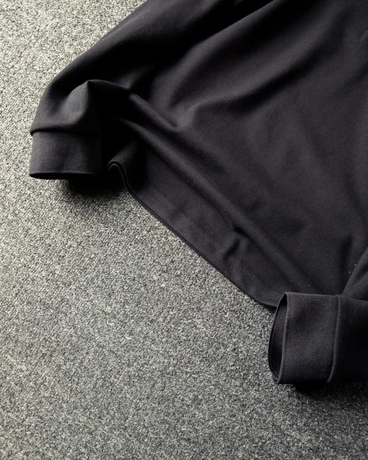 点此购买 芬迪男款金线刺绣烫钻翻领t恤 莲163690 商品图13