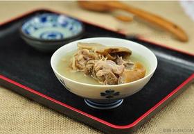 黄芪炖鸡，是每一位中年女性都应该最先吃的入门食补