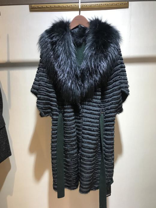 206PC076--绿色水貂配银狐款皮大衣--《冬季时尚系列》 商品图3