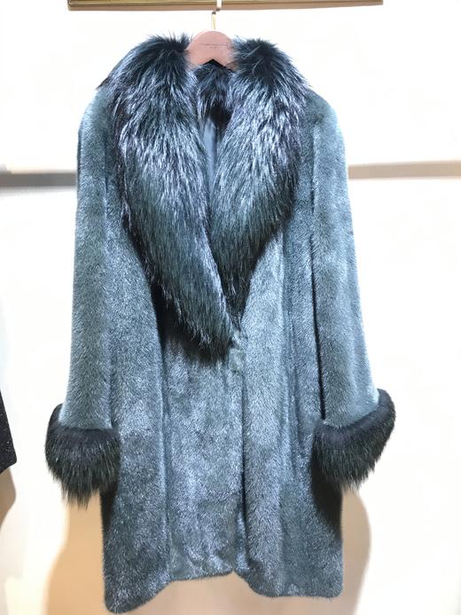 206PC073--红色、蓝色、绿色水貂配银狐款皮大衣--《冬季时尚系列》 商品图8