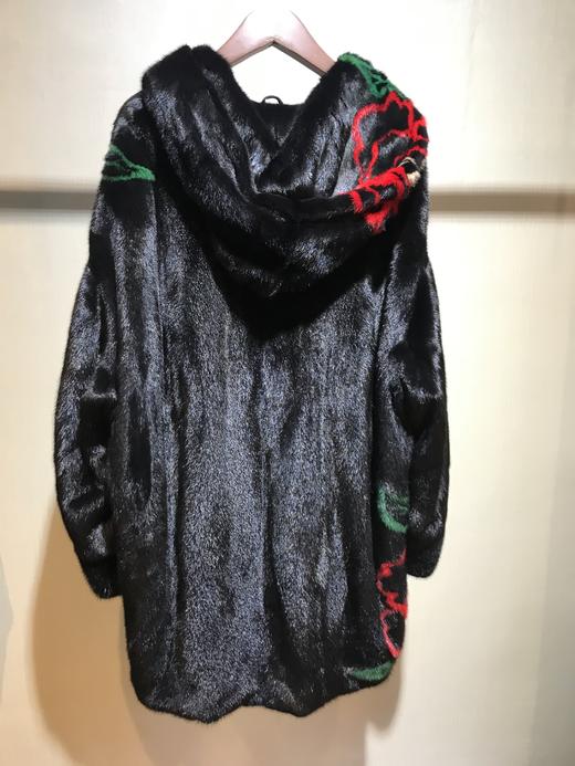 206PC053--黑色水貂镶花皮大衣--《冬季时尚系列》 商品图1