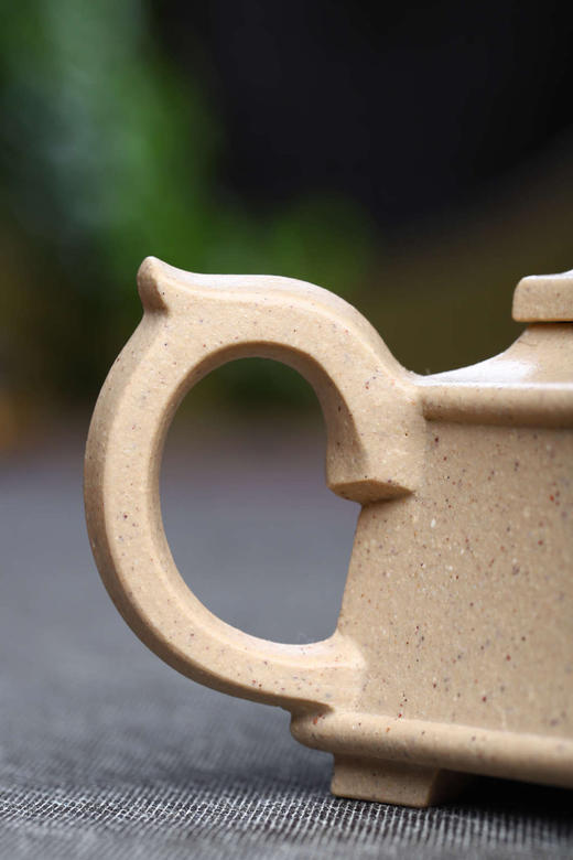 【六方扁韵】泥料：白玉段泥 容量：260cc 作者周龙华（国助） 商品图2