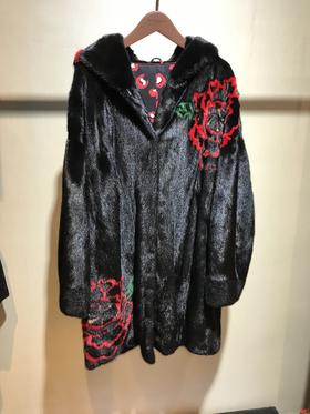206PC053--黑色水貂镶花皮大衣--《冬季时尚系列》