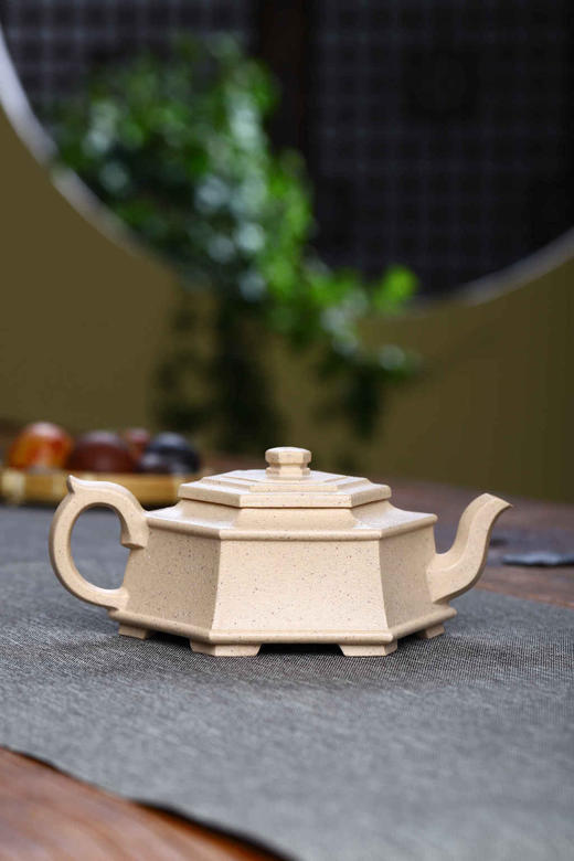 【六方扁韵】泥料：白玉段泥 容量：260cc 作者周龙华（国助） 商品图5