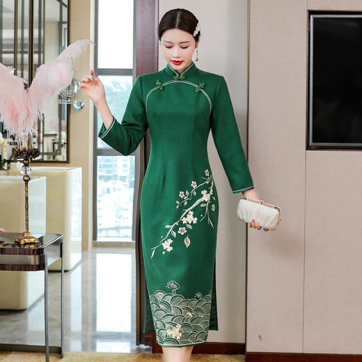MW-HY99591旗袍改良长袖连衣裙2020新款刺绣时尚妈妈装秋装 商品图1