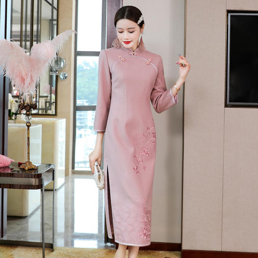 MW-HY99591旗袍改良长袖连衣裙2020新款刺绣时尚妈妈装秋装 商品图0