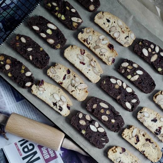 【4月7日开始陆续发货】【意式坚果脆饼】260g｜经典原味×醇厚可可 双拼风味｜蔓越莓 x 杏仁 x 开心果 营养早餐搭档/下午茶轻奢享受/办公精致茶点-默认不配手提袋 商品图1