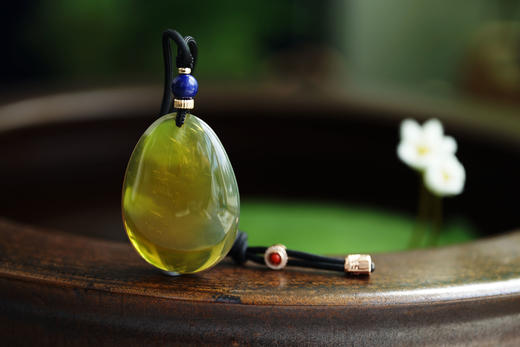 墨西哥蓝珀飘蜜光面水滴吊坠  特价 商品图1