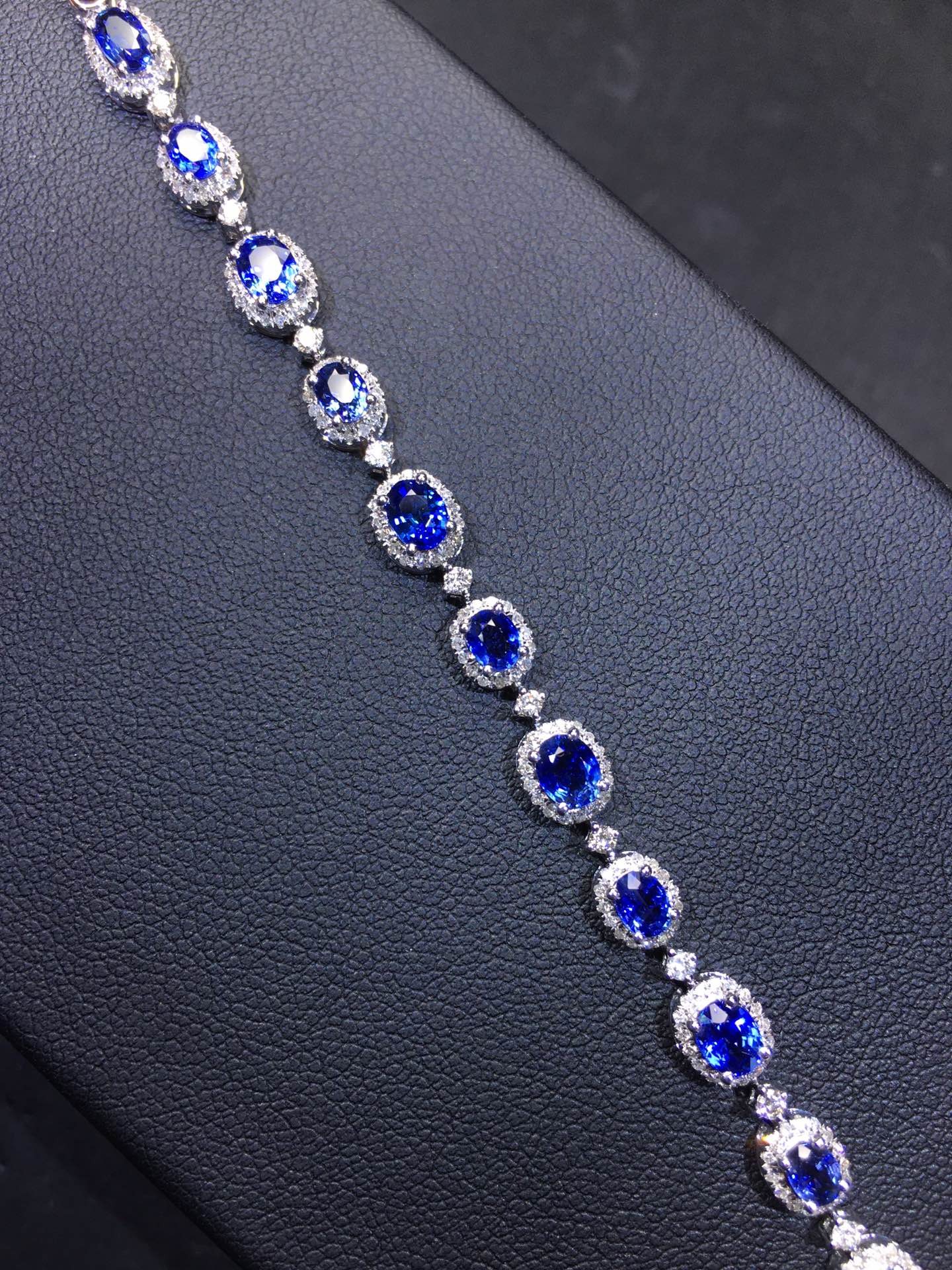 65克拉总重10.56g天然斯里兰卡矢车菊蓝宝石手链