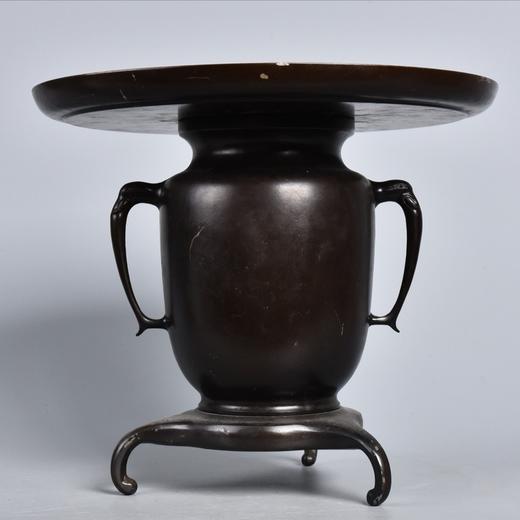 日本昭和时期  高浮雕风景纹双耳三足老铜花器摆件 商品图0