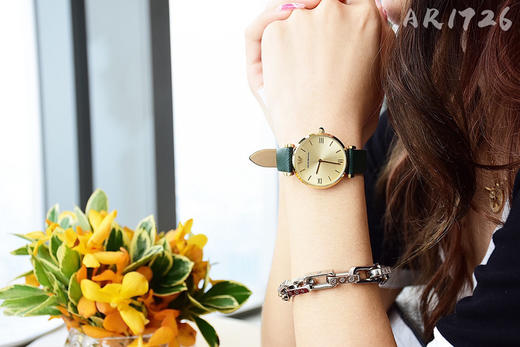 原单阿玛尼ARMANI女表AR1726
表壳：精钢
表镜：矿物质强化玻璃
表带：真皮 商品图7