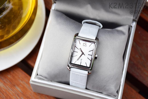 新到货！原单CK Calvin Klein/卡尔文·克莱恩女表 K2M23120
机芯：原装石英机芯
表壳：316L精钢
表镜：矿物质强化玻璃 商品图3