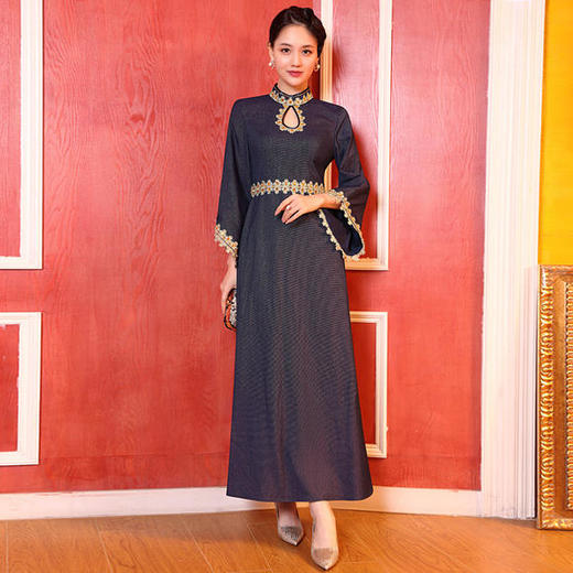 DLQ-A2758新款高端名媛气质修身立领钉珠花边长款礼服裙 商品图0