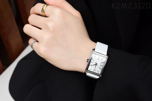 新到货！原单CK Calvin Klein/卡尔文·克莱恩女表 K2M23120
机芯：原装石英机芯
表壳：316L精钢
表镜：矿物质强化玻璃 商品图8