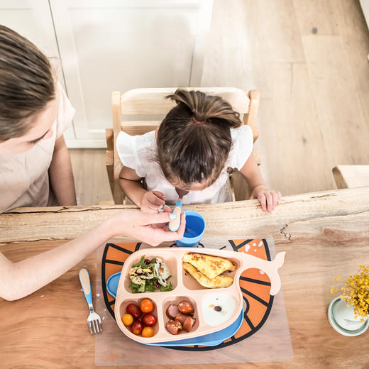 韩国进口Firgi鲸鱼分格餐盘连水杯套装儿童宝宝吃饭餐具带盖 商品图1