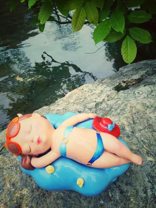 晒日光浴的女孩 商品图4