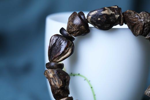 芽庄黑棋瘤疤料沉香手串 c52 商品图1