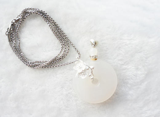 天然白玛瑙守护石扩香项链 蝴蝶 梅花平安扣银链精油瓶 s925纯银项链 商品图4