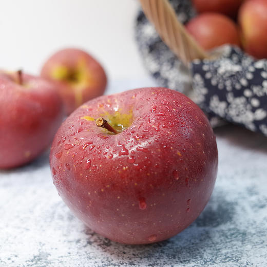 YQ【新鲜早点吃】大凉山丑苹果 外丑内甜 酸甜爽脆 咀嚼无残渣 商品图0