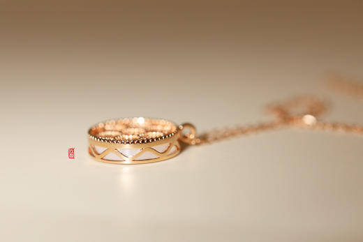 18K玫瑰金和田玉（白玉）镶钻吊坠--六字箴言 商品图3