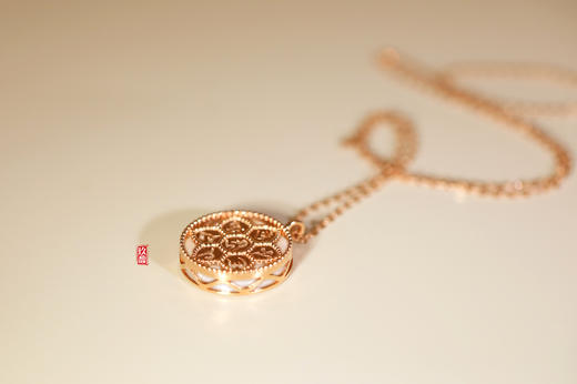 18K玫瑰金和田玉（白玉）镶钻吊坠--六字箴言 商品图2