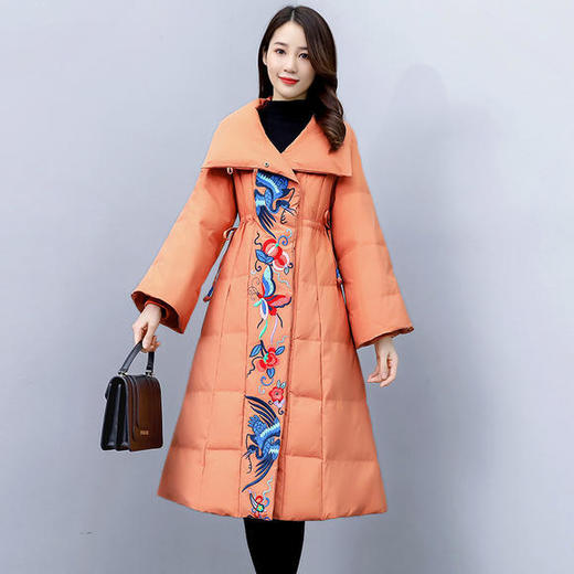 WZNH-MJ2102新款时尚优雅气质宽松绣花中长款保暖舒适棉衣 商品图3