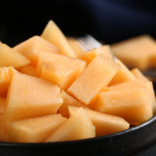 【被宠爱的西域珍品】新疆沙漠蜜瓜 香甜可口 肉厚汁丰 伽师瓜圣爵蜜瓜 风味独特 商品图0