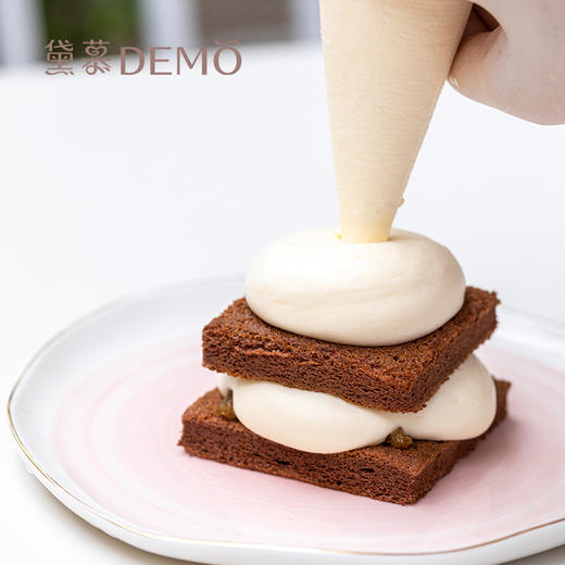 【6折秒杀】雪崩提拉米苏堂食西点/份 门店兑换券 · 仅限盛天地店兑换 · 12月15日前兑换 商品图1