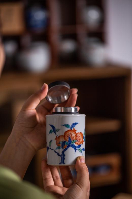 茶道配件-茶叶罐-青花斗彩锡口随身仓 商品图3