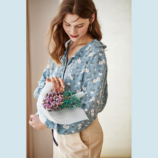 欧芮儿小雏菊印花波浪边雪纺衫女新款直筒宽松V领上衣 商品图1