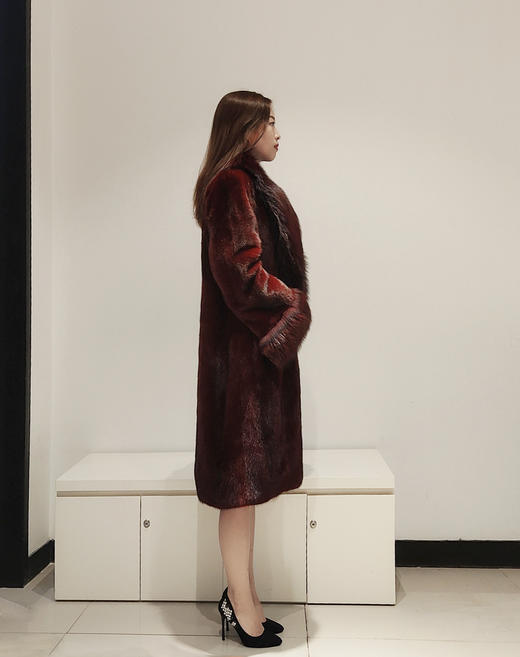 206PC073--红色、蓝色、绿色水貂配银狐款皮大衣--《冬季时尚系列》 商品图1