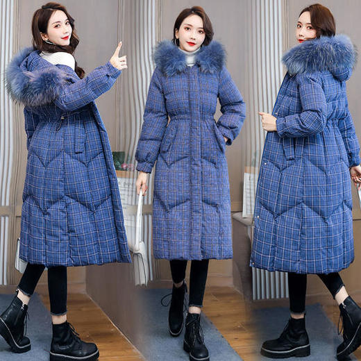 WZNH-RSLD8026新款时尚休闲连帽可卸大毛领长款加厚格纹棉服 商品图0