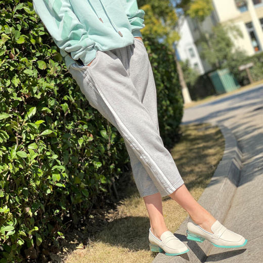 westory商场同款2020中性休闲方头粗跟乐福鞋个性潮味真皮单鞋女W20AM51631 商品图3